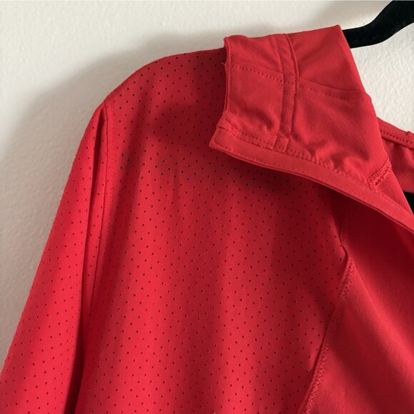 Under Armour HeatGear Women M Red Loose Hooded Squad Woven 1/2 Zip Jacket - Picture 7 of 12